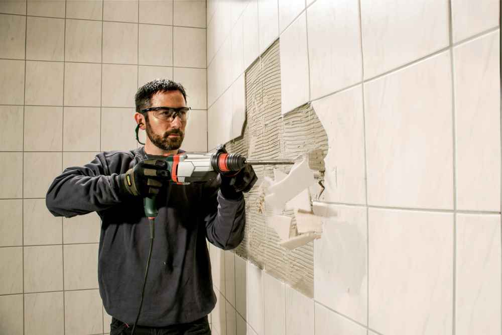 Metabo UHEV 2860-2 Quick mit Wechselfutter, plus Metabo Werkzeug-Set mit Bohrer-/Meißeln zum Mehrwert